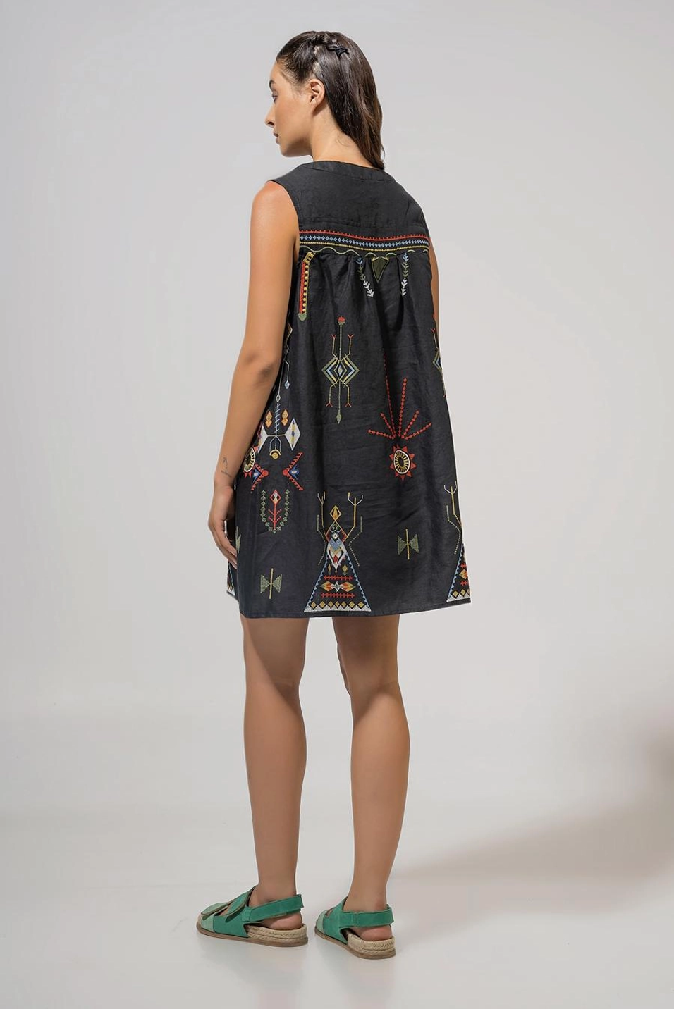 SHORT DRESS WITH EMBROIDERY