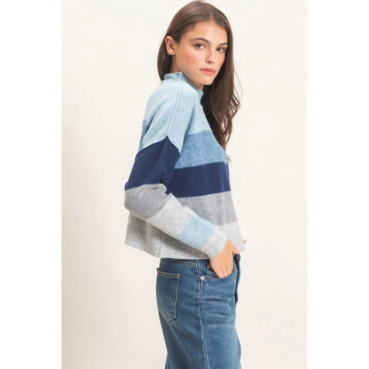 COLOR BLOCK TURTLENECK SWEATER