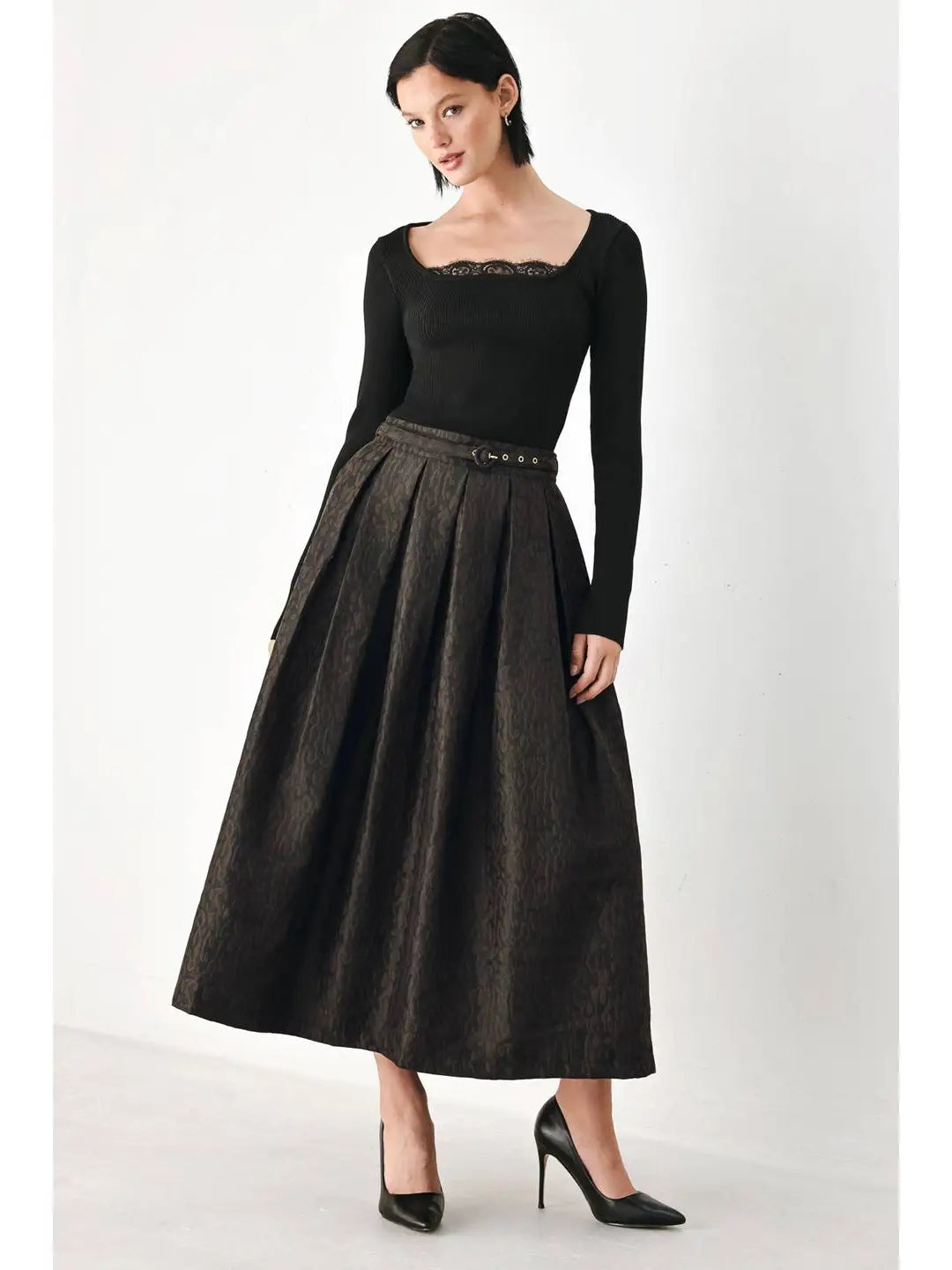 TEXTURED WOVEN FULL SKIRT