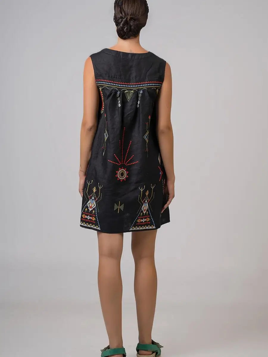 SHORT DRESS WITH EMBROIDERY
