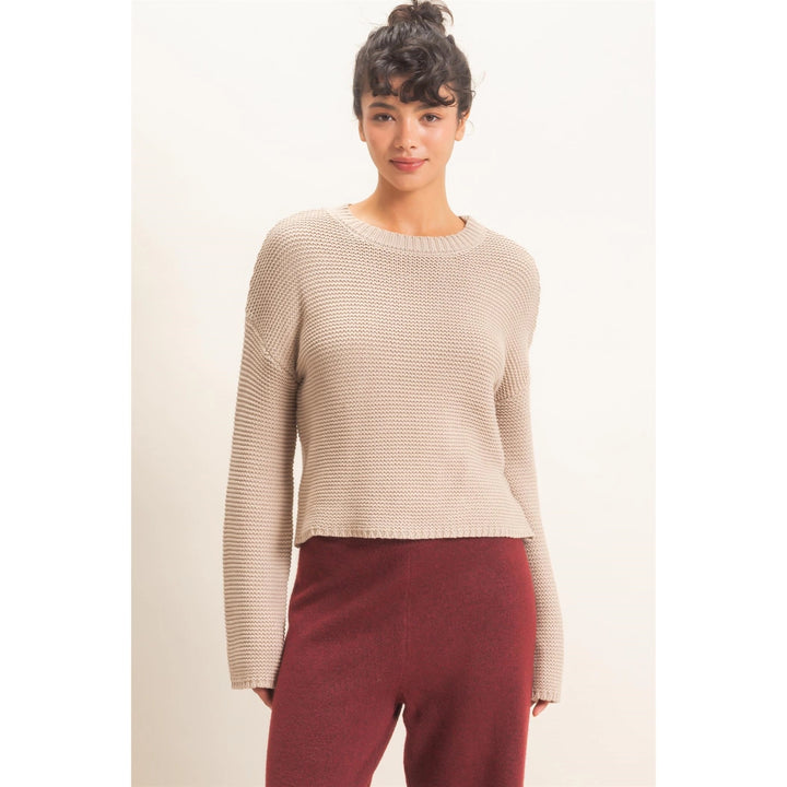TEXTURED KNIT CREW NECK SWEATER