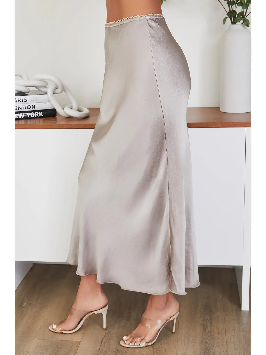 SILKY VISCOSE RAYON SLIP SKIRT
