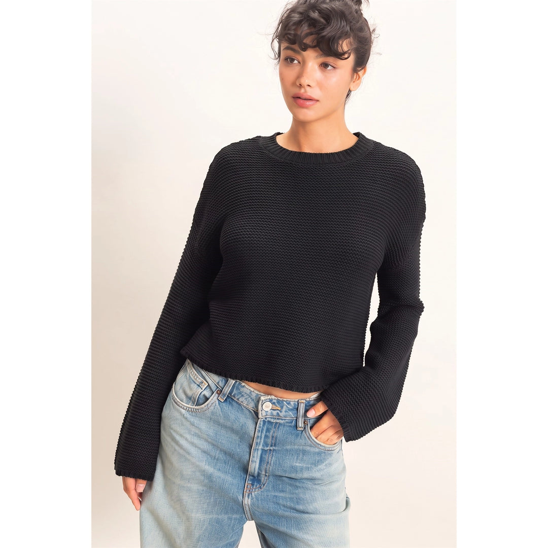 TEXTURED KNIT CREW NECK SWEATER