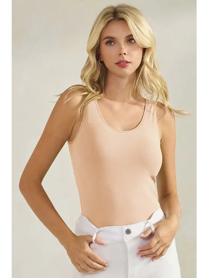 WOMENS REVERSIBLE SEAMLESS TANK WITH BUILT IN BRA