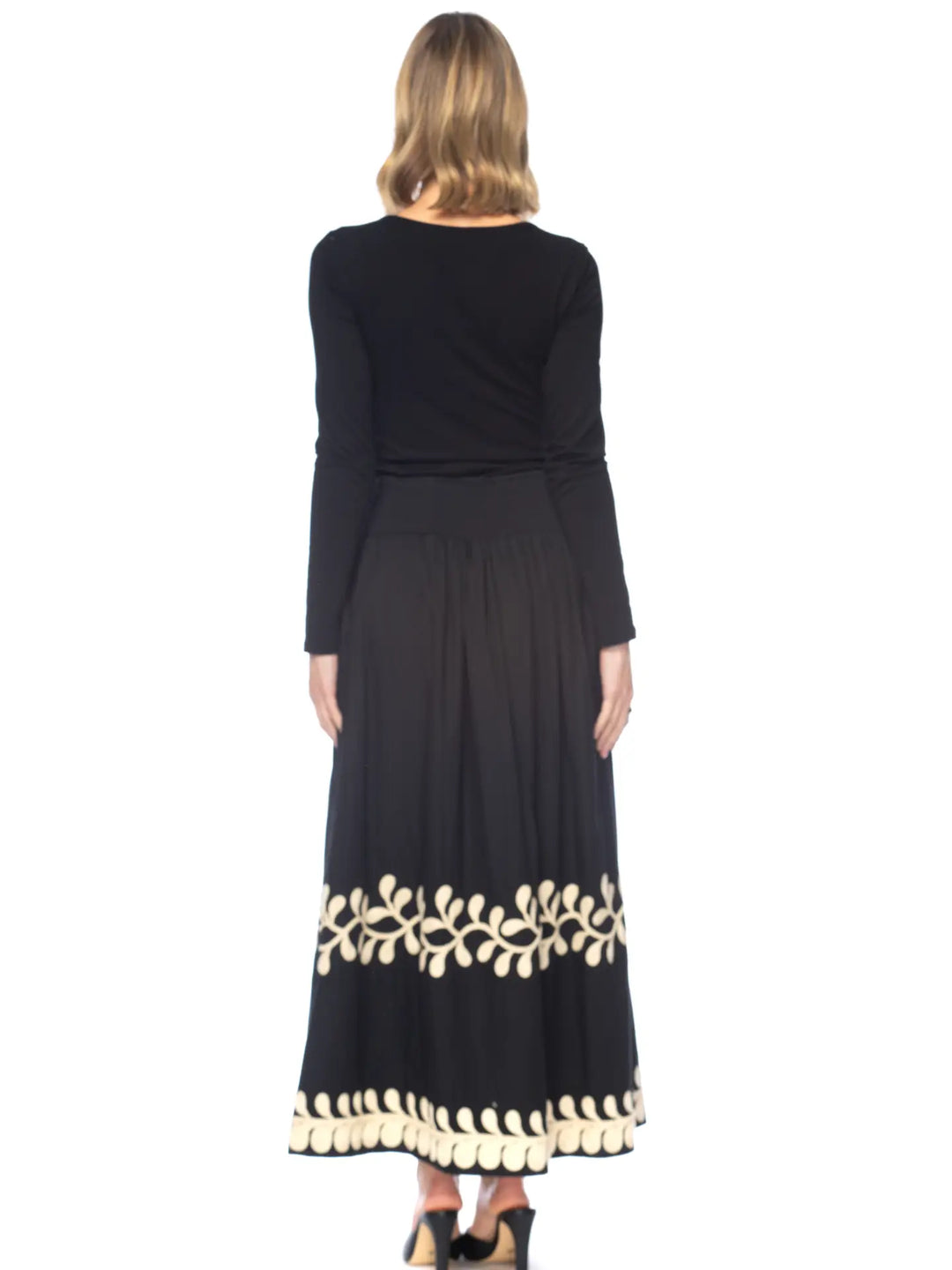 ONYX MADONNA EMBROIDERED SKIRT