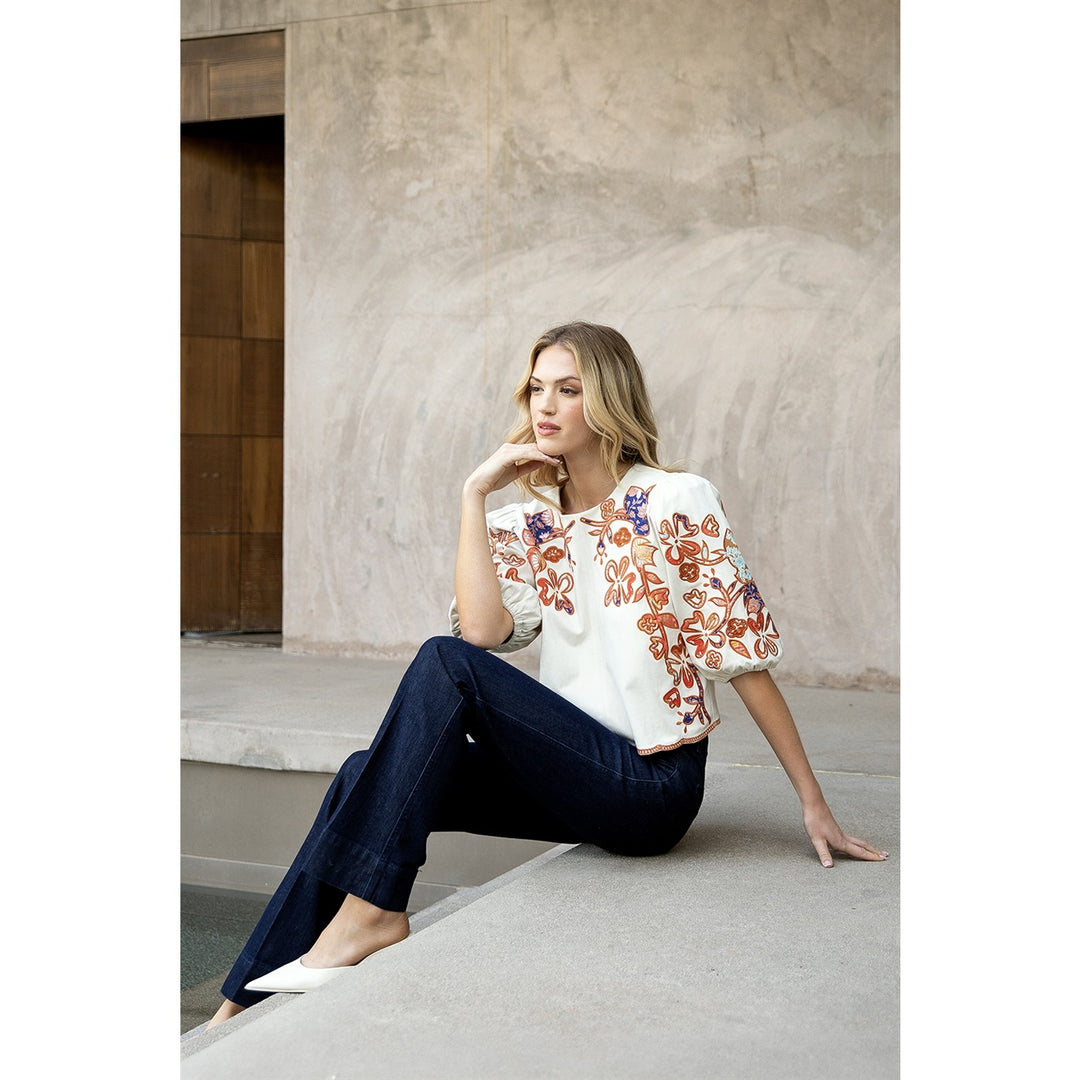 FLORAL EMBROIDERED PUFF SLEEVE TOP