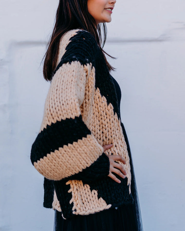 CHUNKY CARDIGAN SWEATER