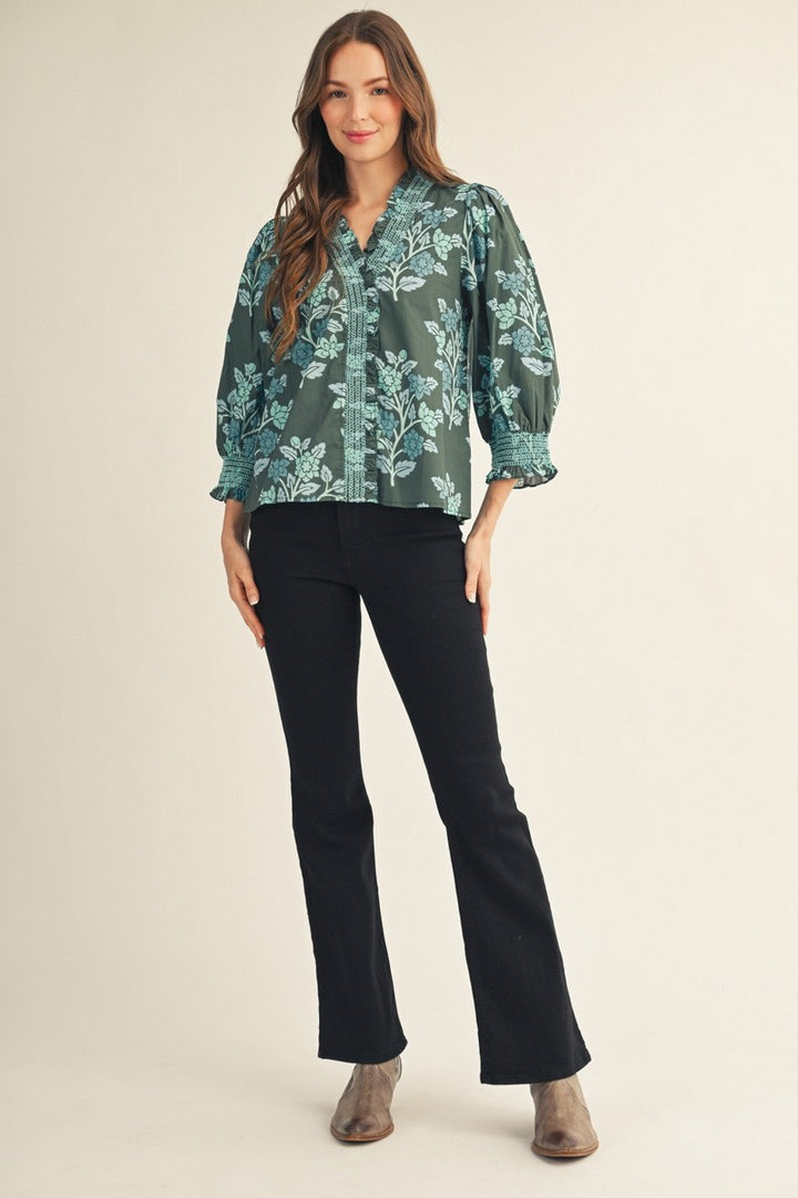 EMBROIDERED SMOCKING DETAIL FLORAL TOP