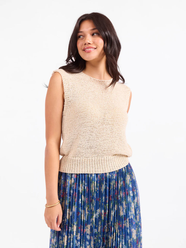 WARM GESTURE SWEATER VEST