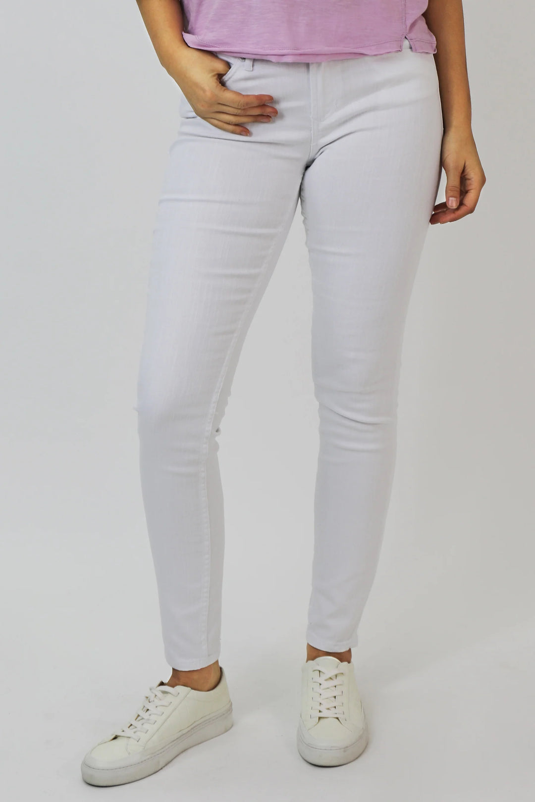 BLAIRE HIGH RISE STRAIGHT JEANS