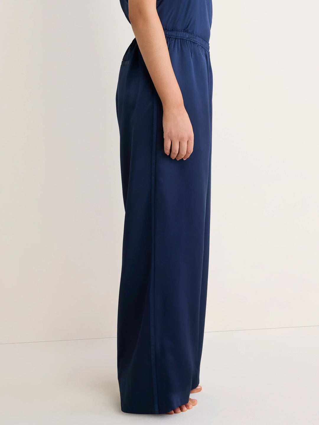 ASHER PANT IN SATIN BACK