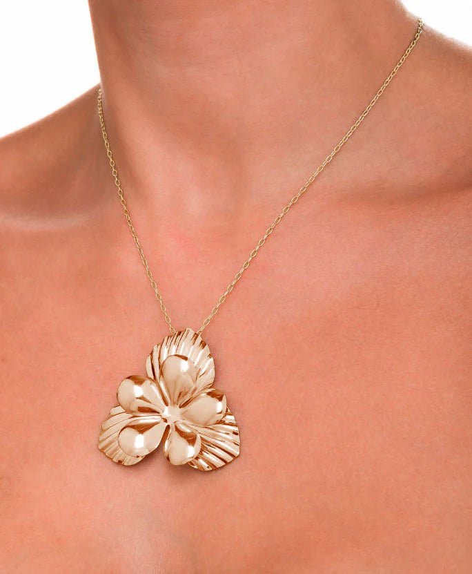 COASTAL BLOOM NECKLACE