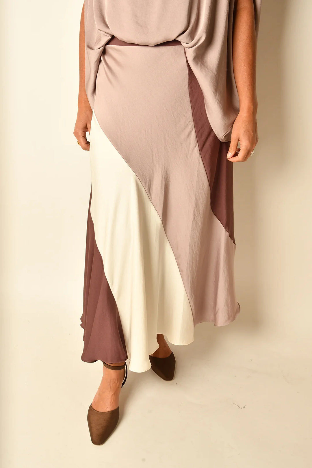 WASHED POLY SILK COLOR BLOCKED MIDI SKIRT