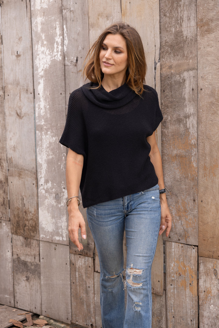 SHAKER SLEEVELESS COWL SWEATER