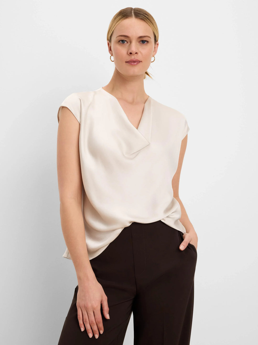 DRAPE NECK DAY GLOSS TEE