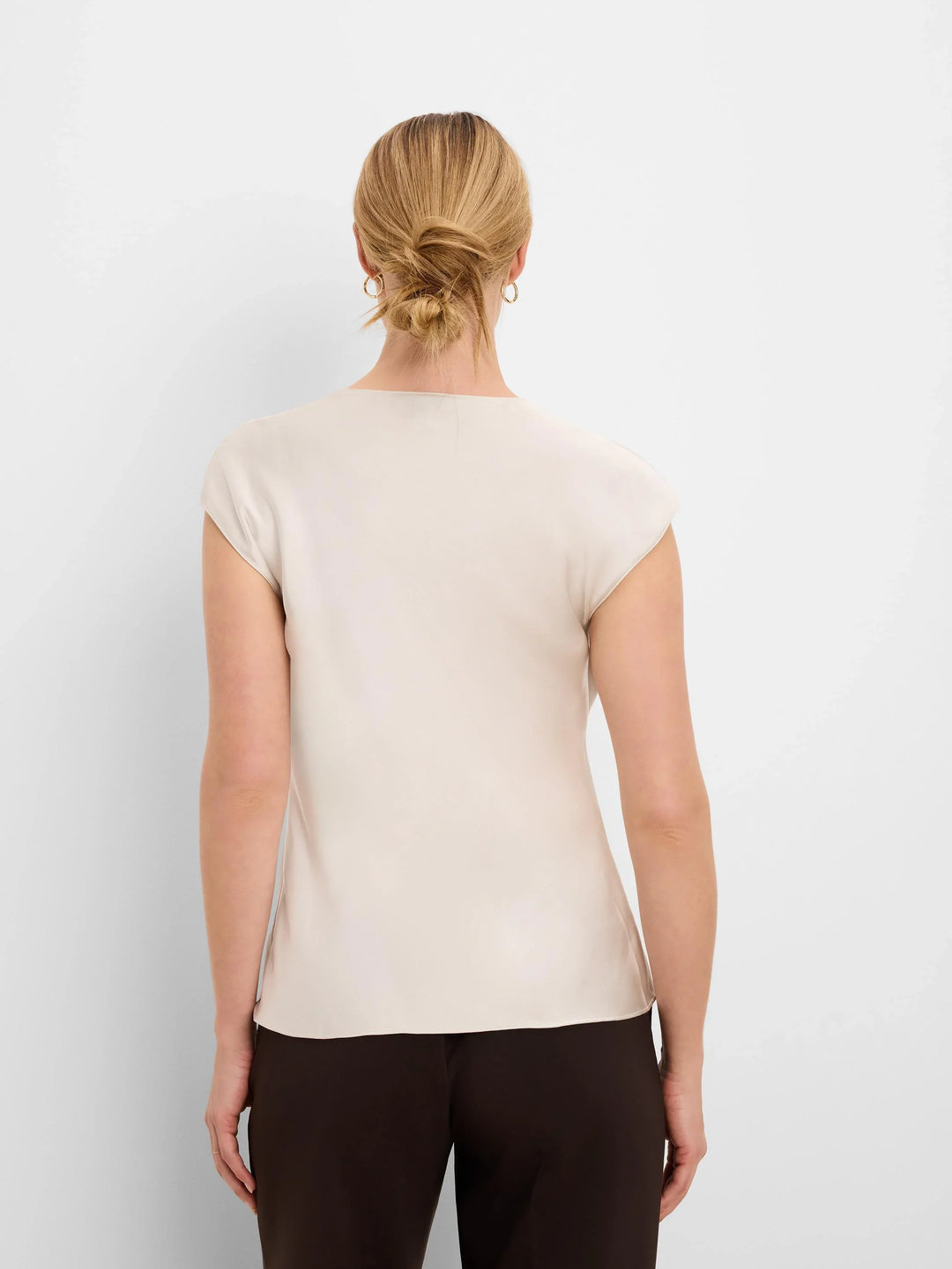 DRAPE NECK DAY GLOSS TEE