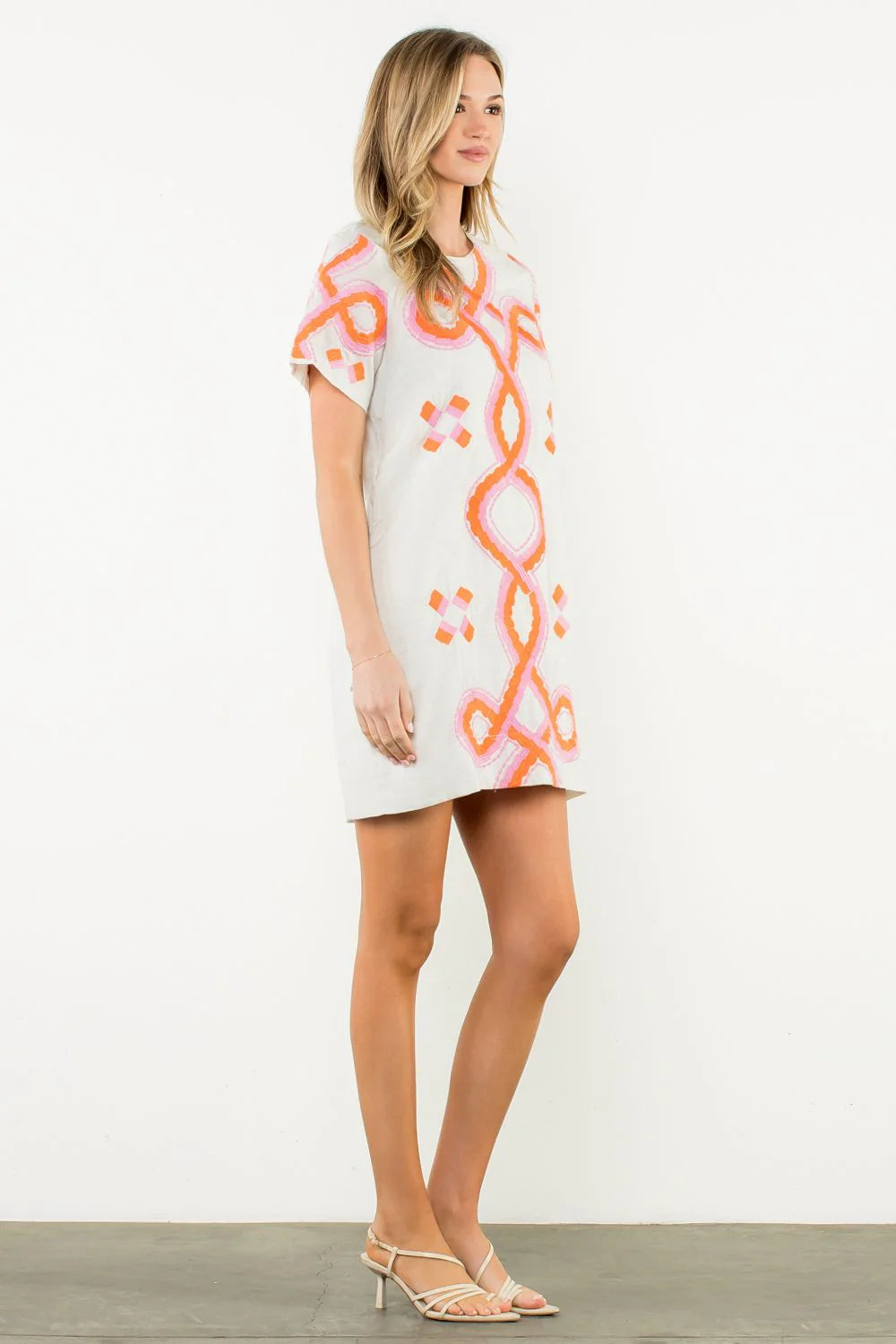 SHORT SLEEVE EMBROIDERED DRESS