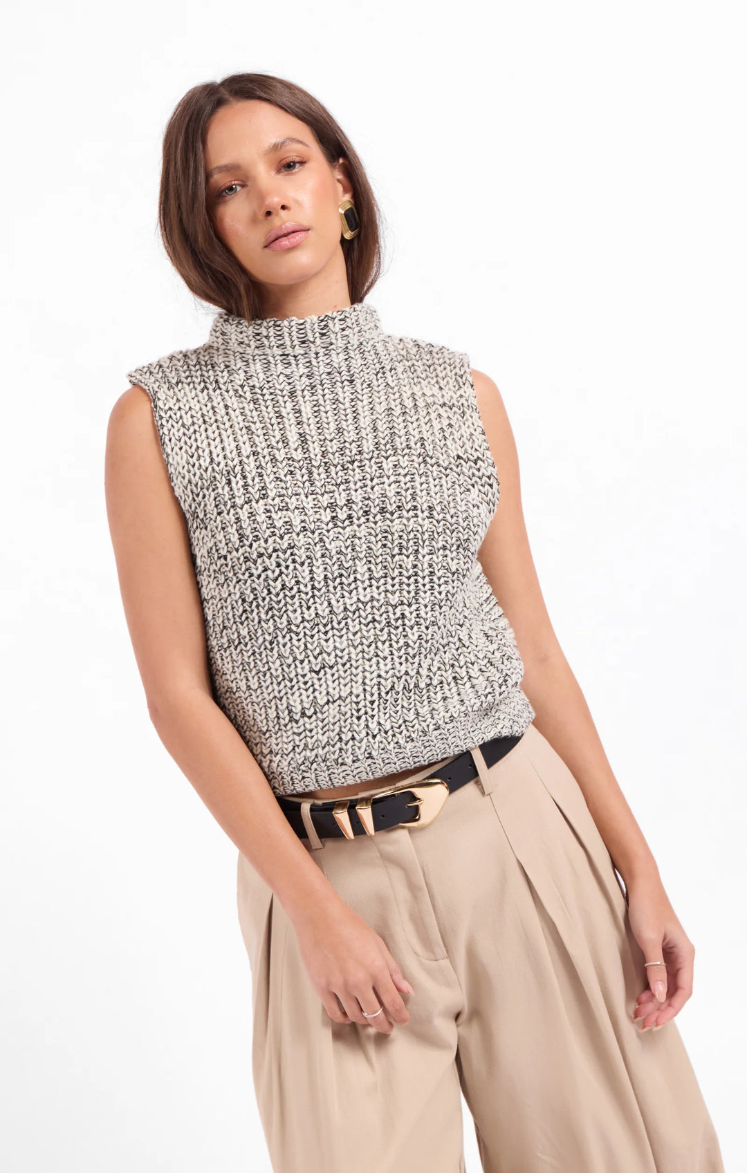 WILLIAMS SLEEVELESS SWEATER