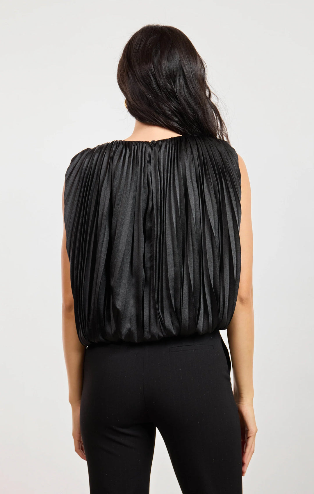 AMOUR PLEATED BUBBLE HEM TOP