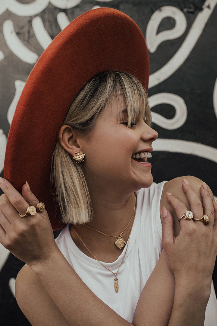 MICRO SWAROVSKI BEE STUD GOLD