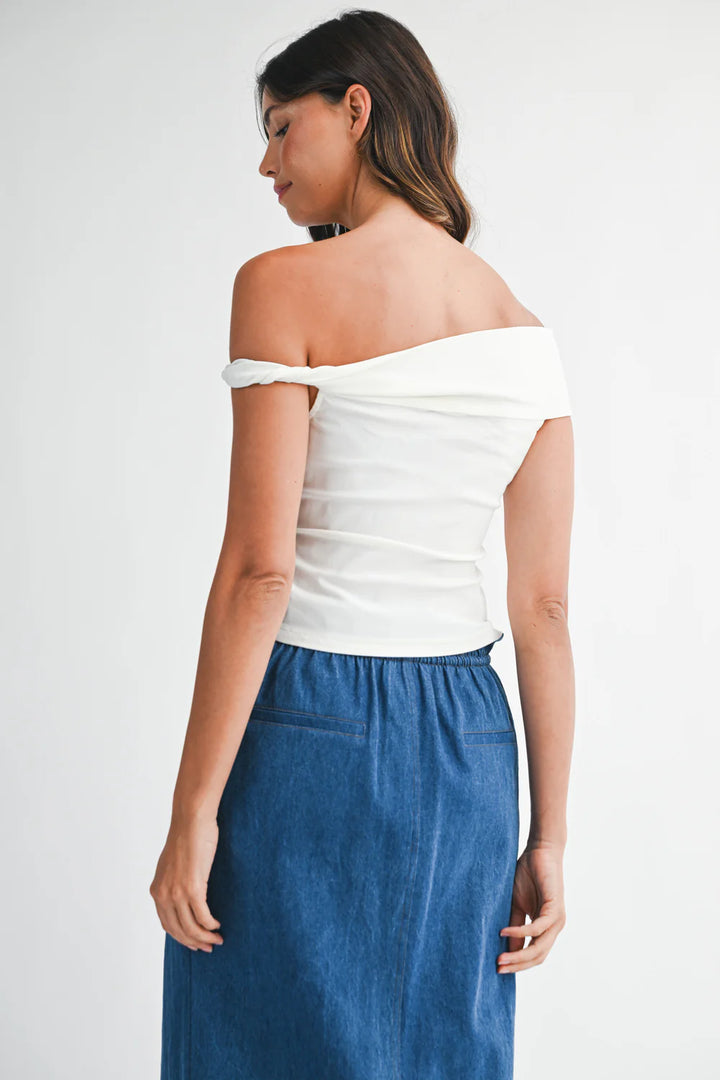 OFF SHOULDER TOP WITH TWISTED DETAIL