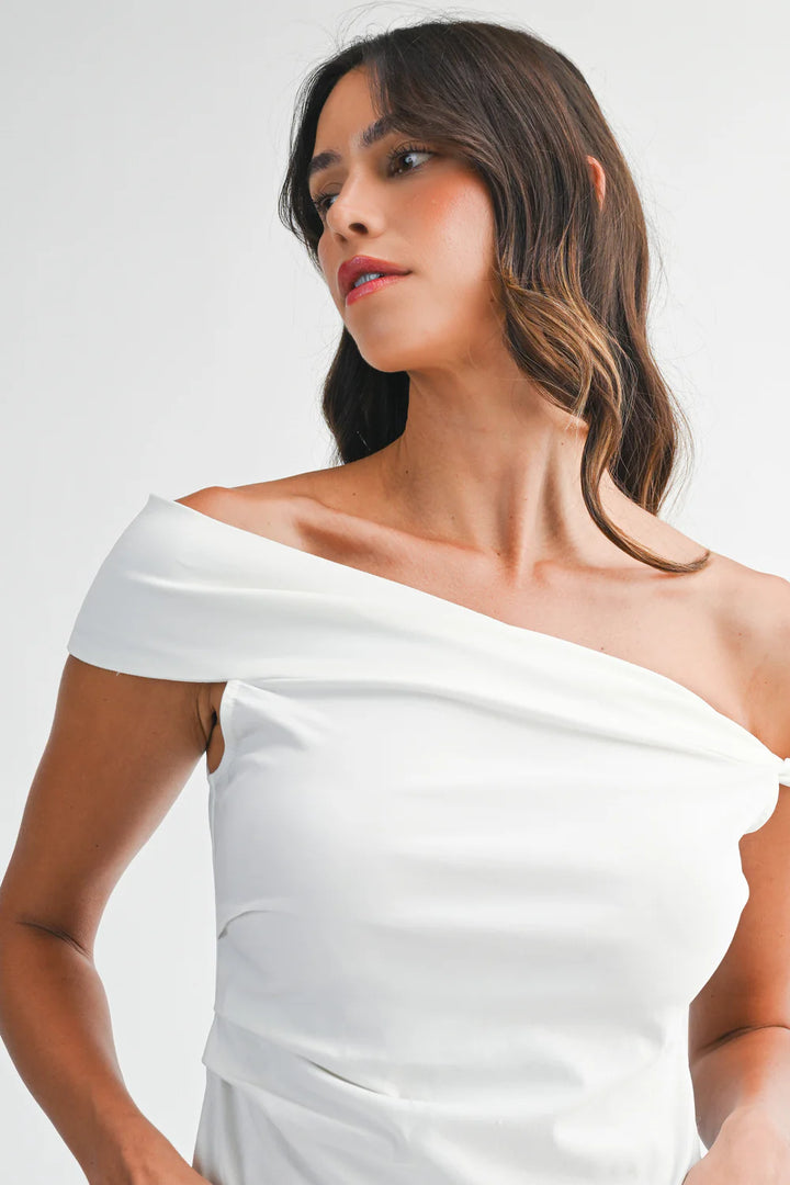 OFF SHOULDER TOP WITH TWISTED DETAIL