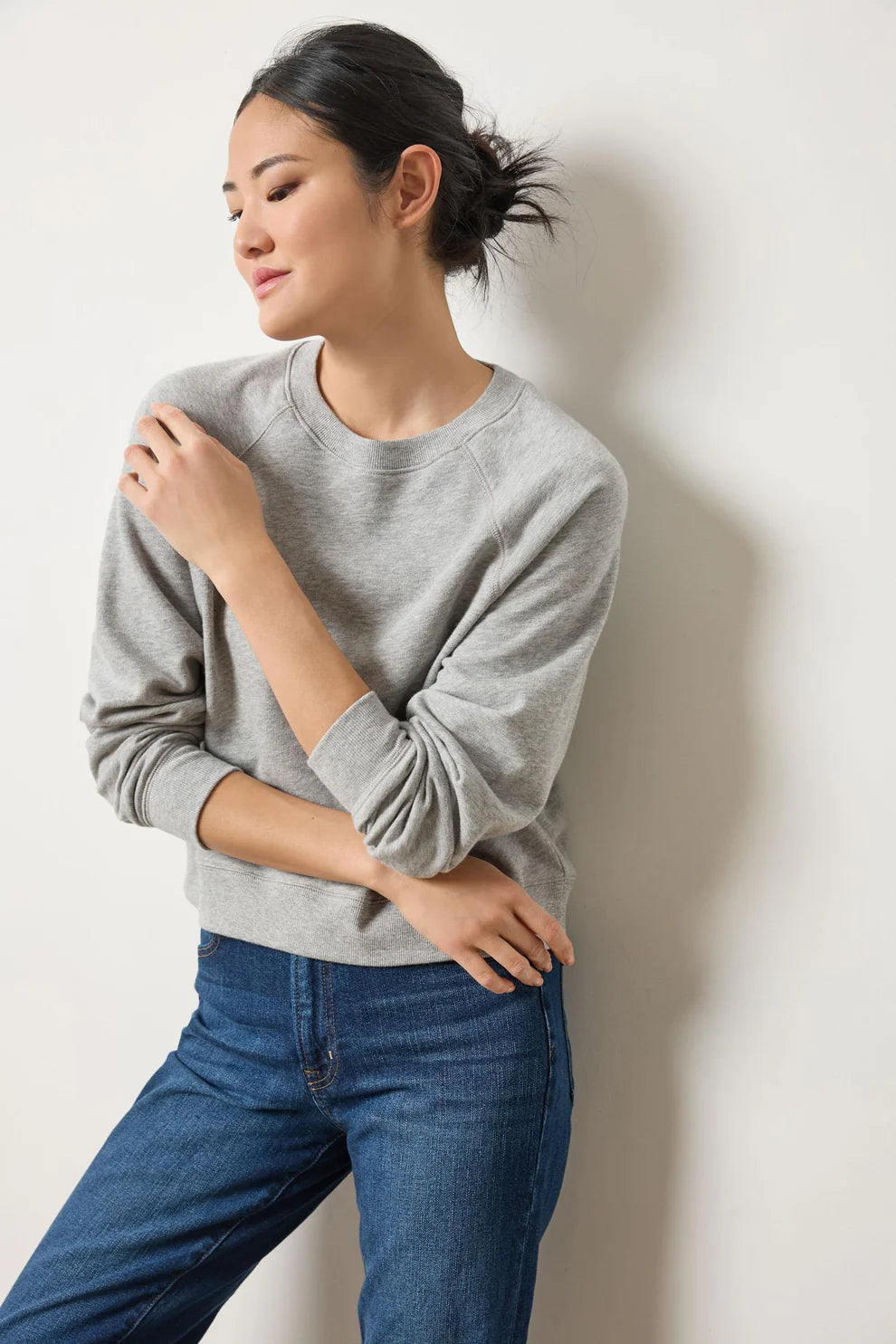 RAGLAN SWEATSHIRT