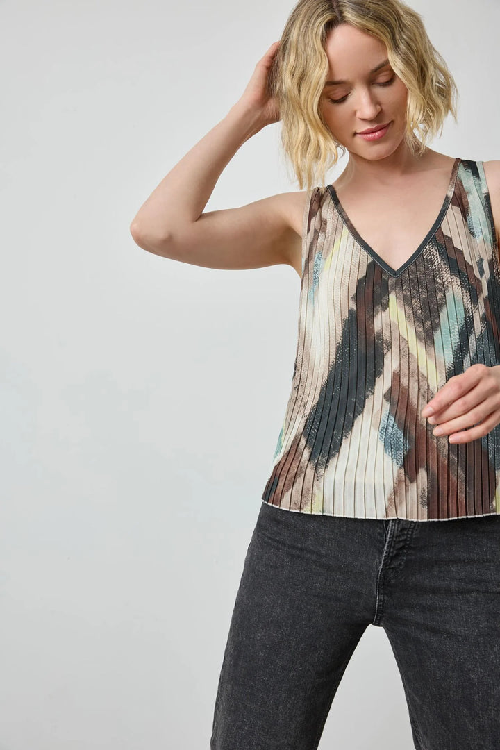 PLEATED V NECK SHELL TOP
