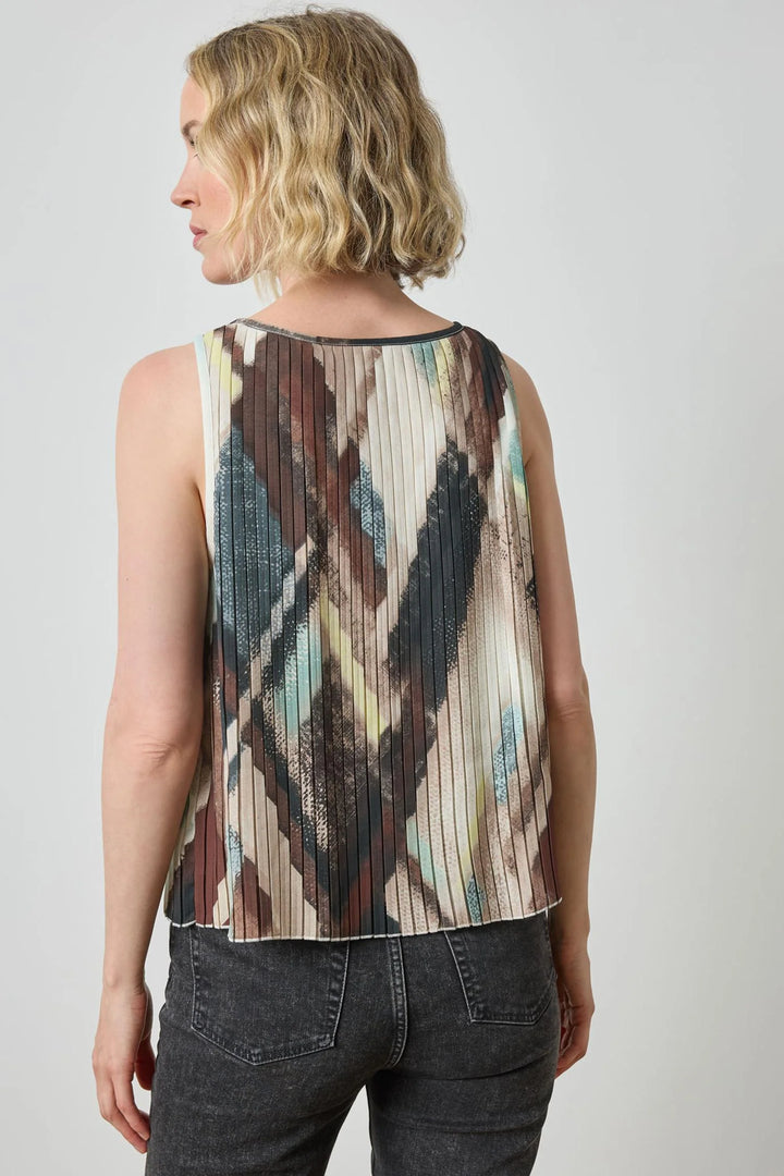 PLEATED V NECK SHELL TOP