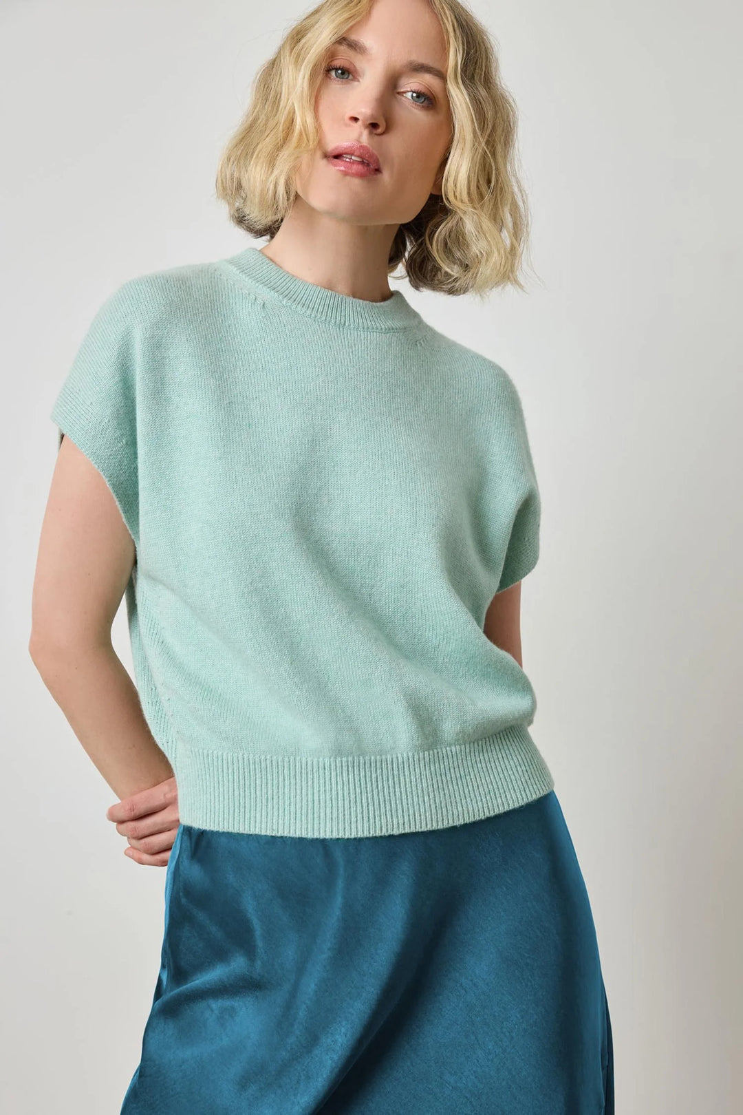 BANDED BOTTOM WEDGE SWEATER
