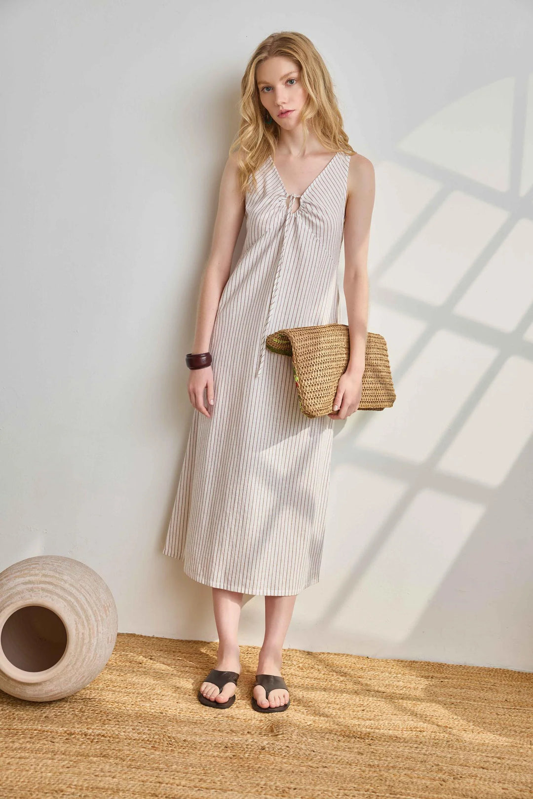 STRIPED KEYHOLE MIDI DRESS