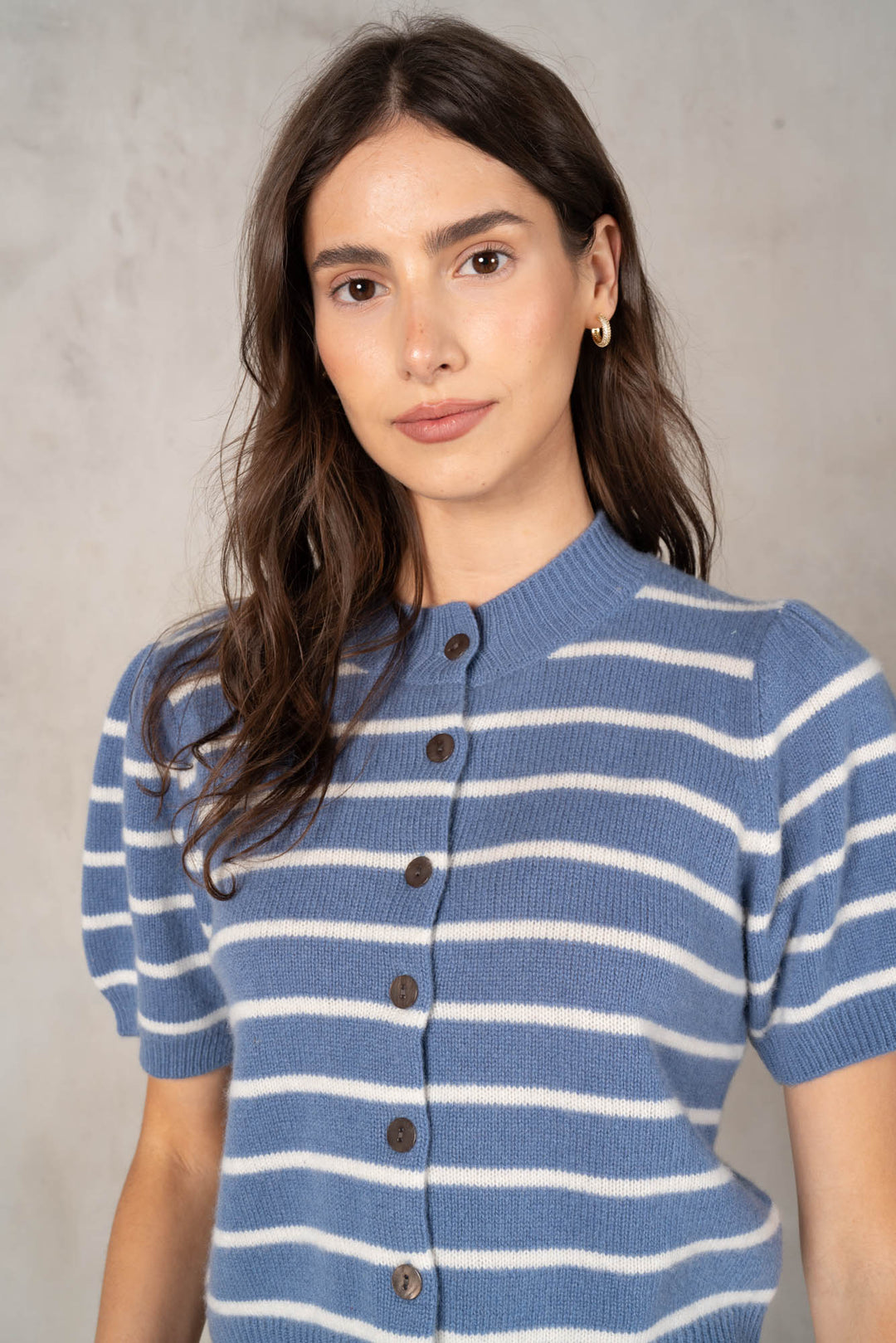 SHORT SLEEVE BUTTON UP KNIT TOP