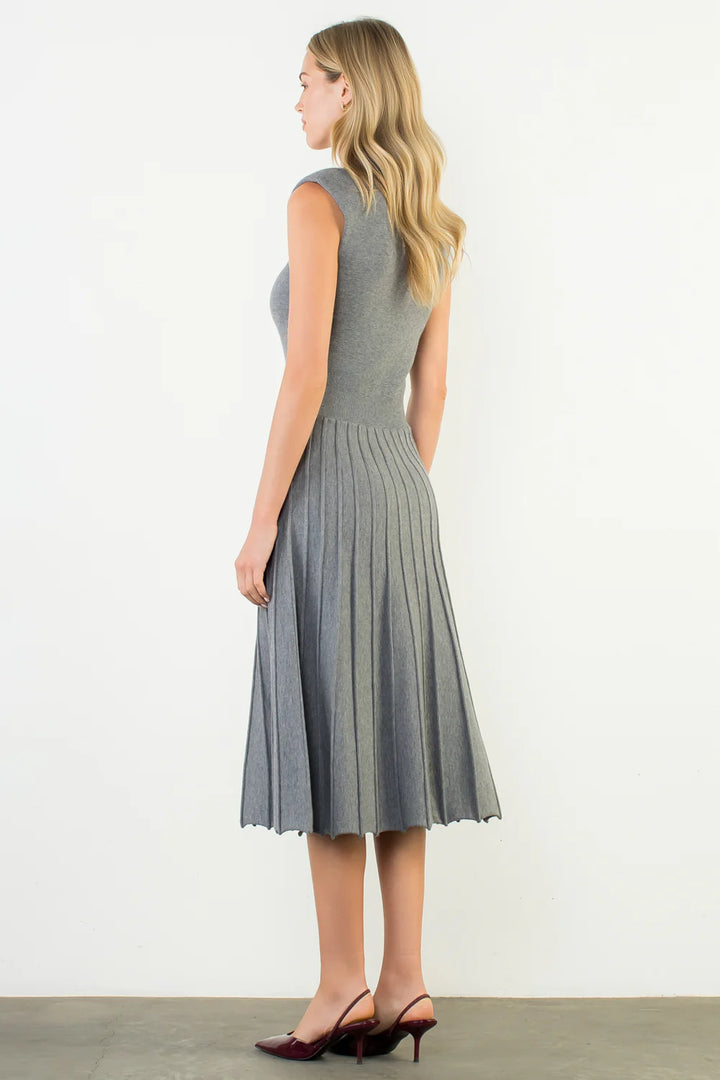 SLEEVELESS KNIT MAXI DRESS