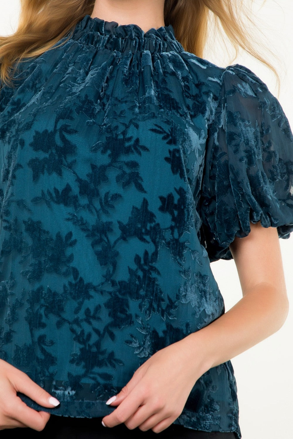 PUFF SLEEVE VELVET DETAIL TOP