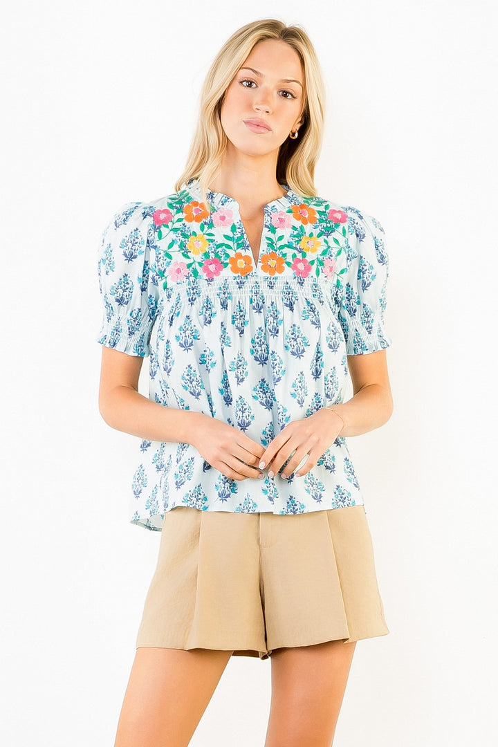 PATTERN TOP WITH FLORAL EMBROIDERY