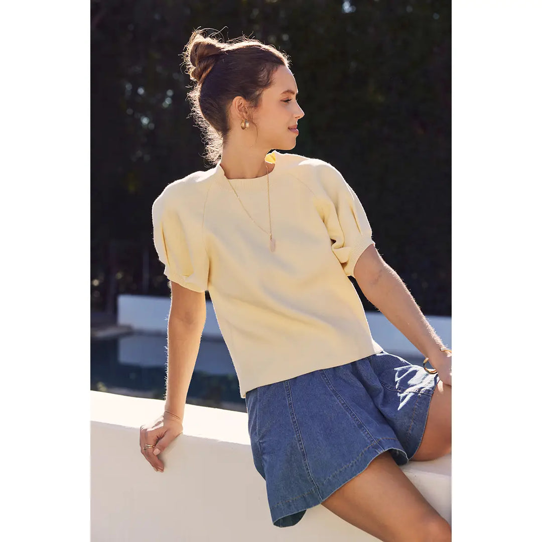 DENIM WASHED FLARED SHORTS