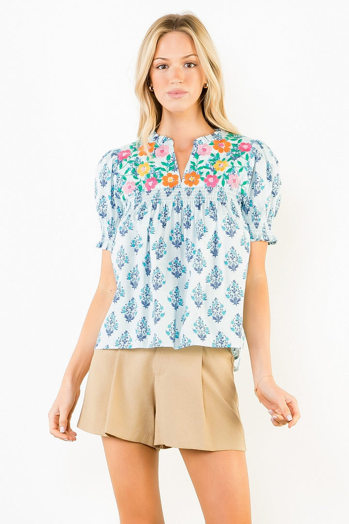 PATTERN TOP WITH FLORAL EMBROIDERY