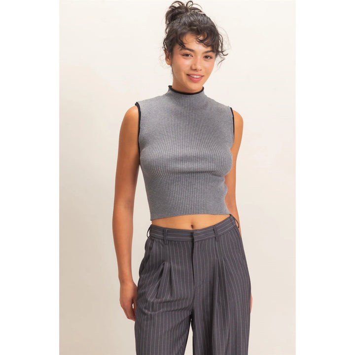 RIBBED MOCK NECK SLEEVELESS TOP