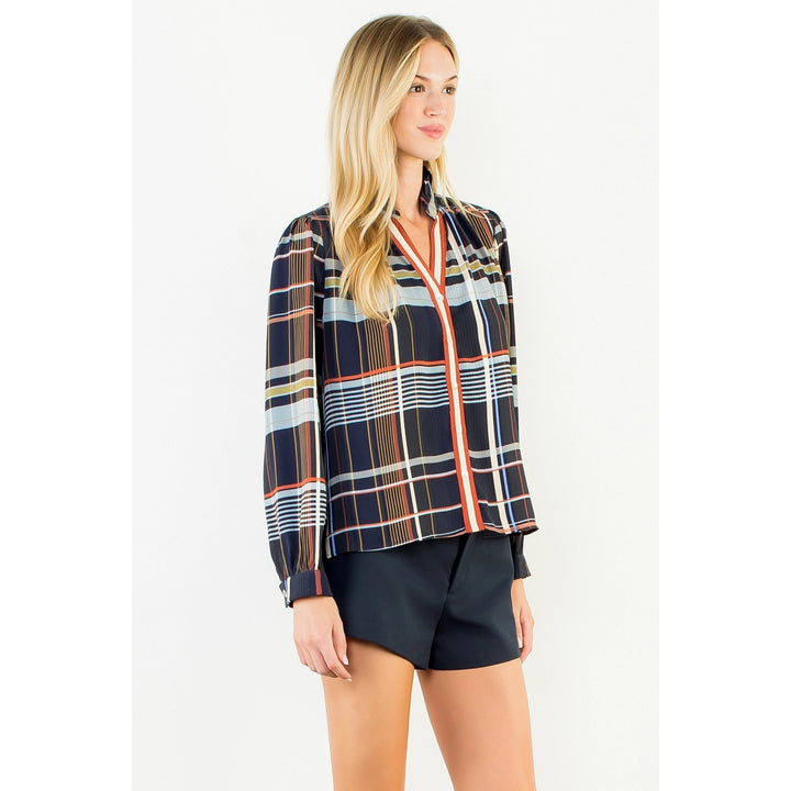 PLAID LONG SLEEVE BUTTON TOP