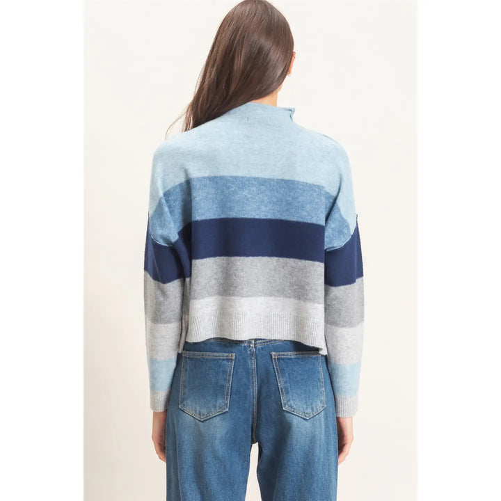 COLOR BLOCK TURTLENECK SWEATER