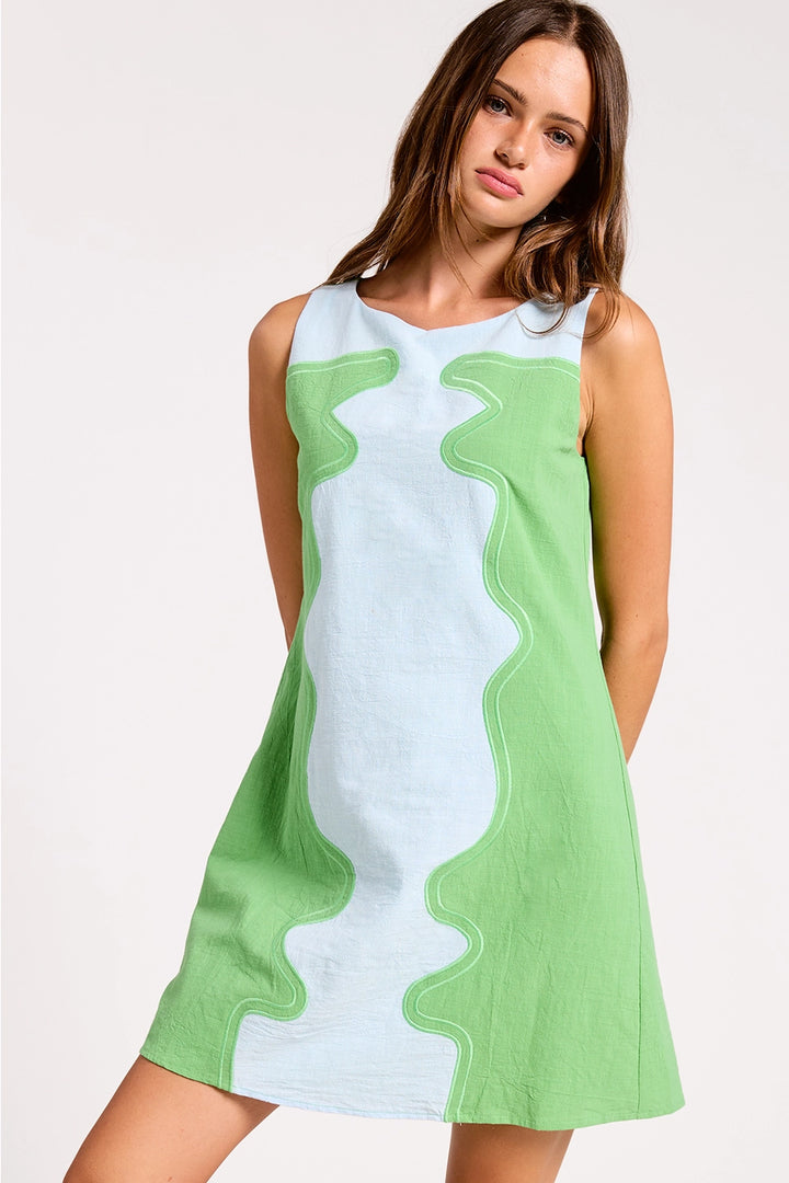 WAVY POP SHIFT DRESS