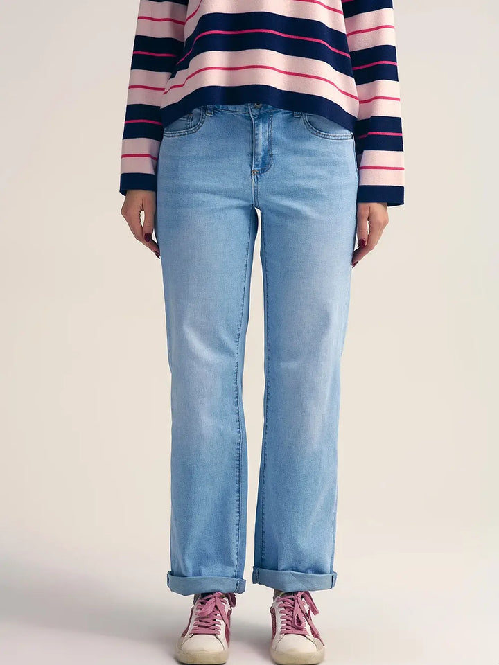STRAIGHT-LEG JEANS