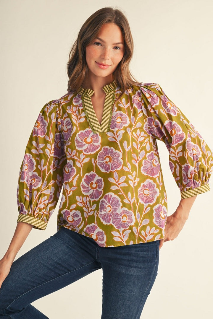 RUFFLED NECKLINE FLORAL TOP