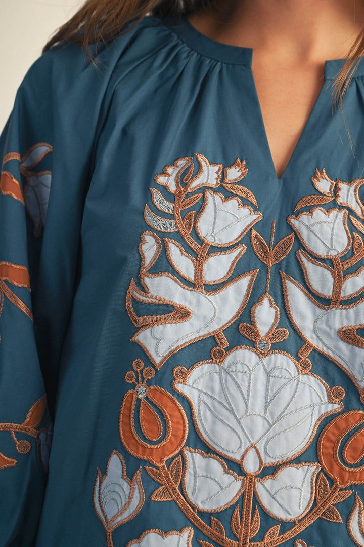 EMBROIDERED BAROQUE FLORAL TOP