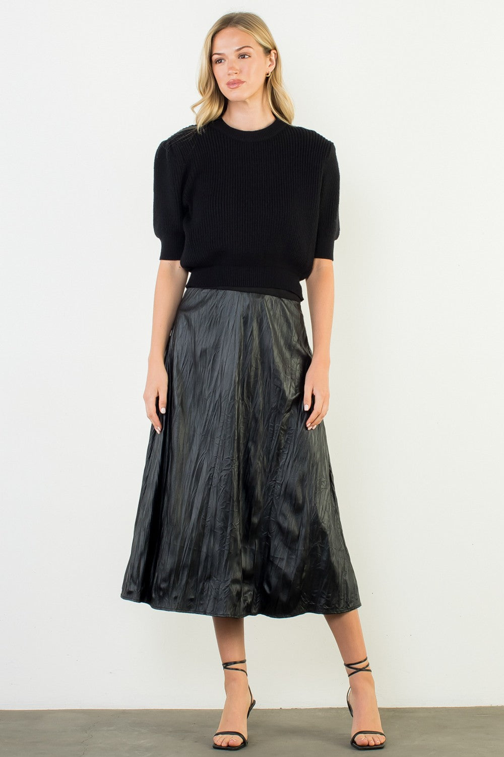 SHORT SLEEVE KNIT TOP