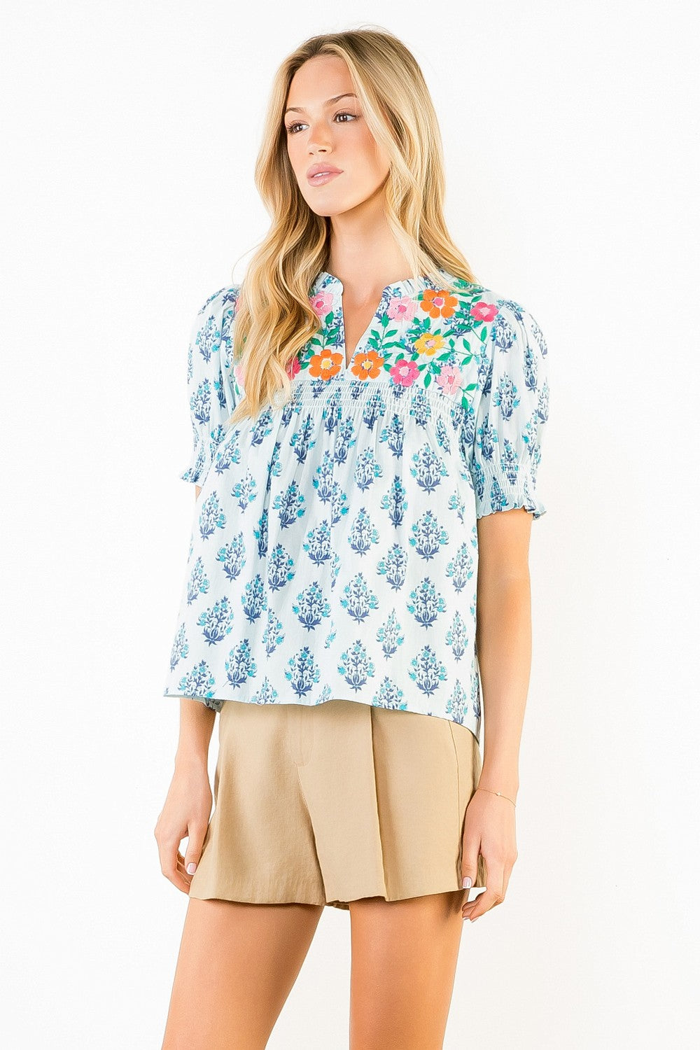 PATTERN TOP WITH FLORAL EMBROIDERY