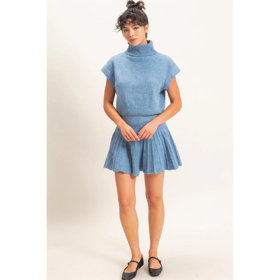 TURTLENECK CROP TOP &amp; PLEATED SKIRT SET