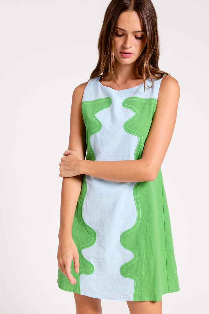 WAVY POP SHIFT DRESS