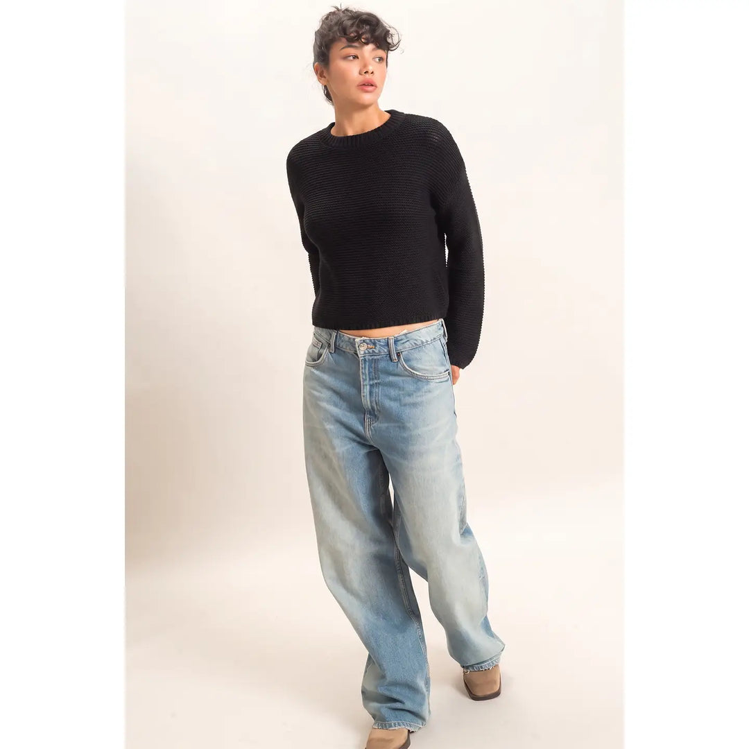 TEXTURED KNIT CREW NECK SWEATER
