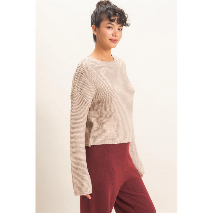 TEXTURED KNIT CREW NECK SWEATER
